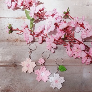 Móc khóa hoa anh đào móc len - Crochet sakura keyring 🌸