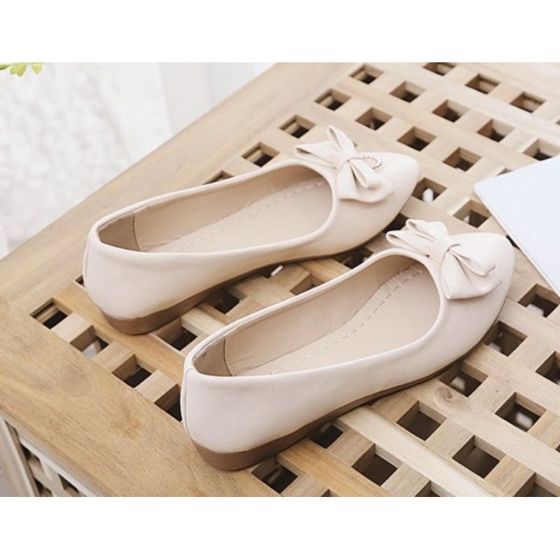 Giày búp bê nữ da mềm đế cao 2cm đen và kem