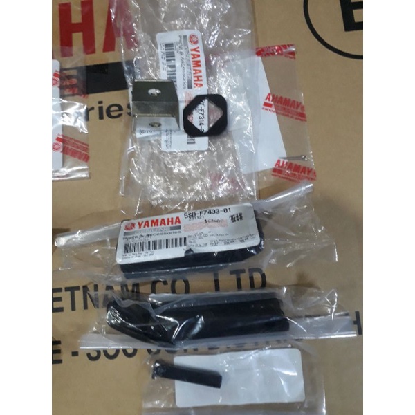 Bộ cao su lõi sắt gác chân sau Yamaha