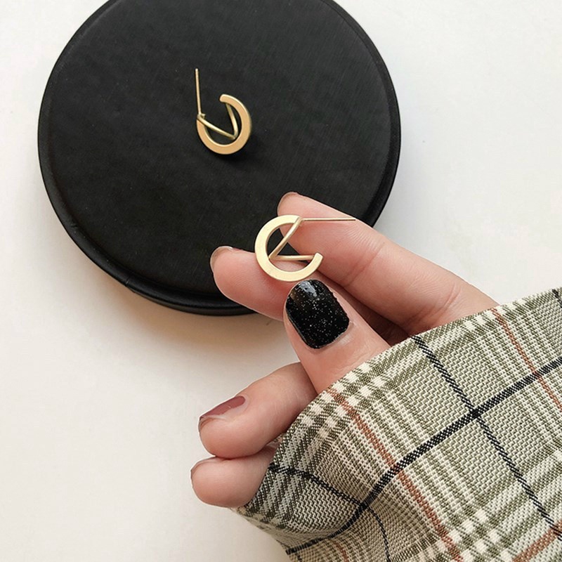 Bông Tai Hình Bán Nguyệt In Chữ C Phong Cách vintage Hàn Quốc Thời Trang Cho Nữ