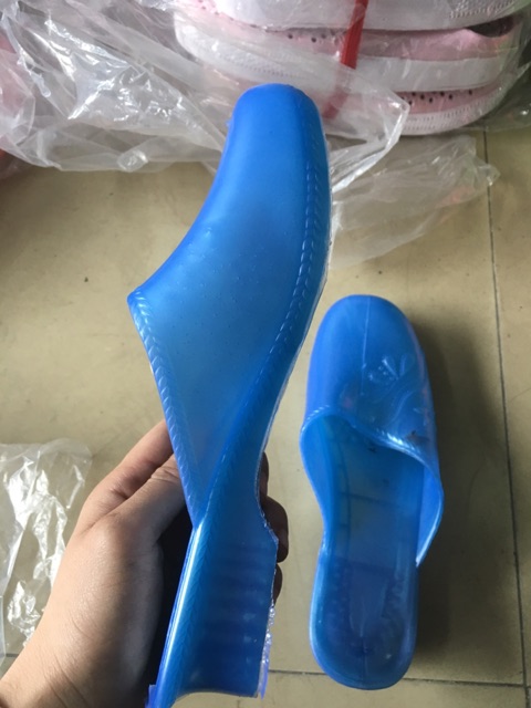 Sục nhựa cho mẹ cho bà