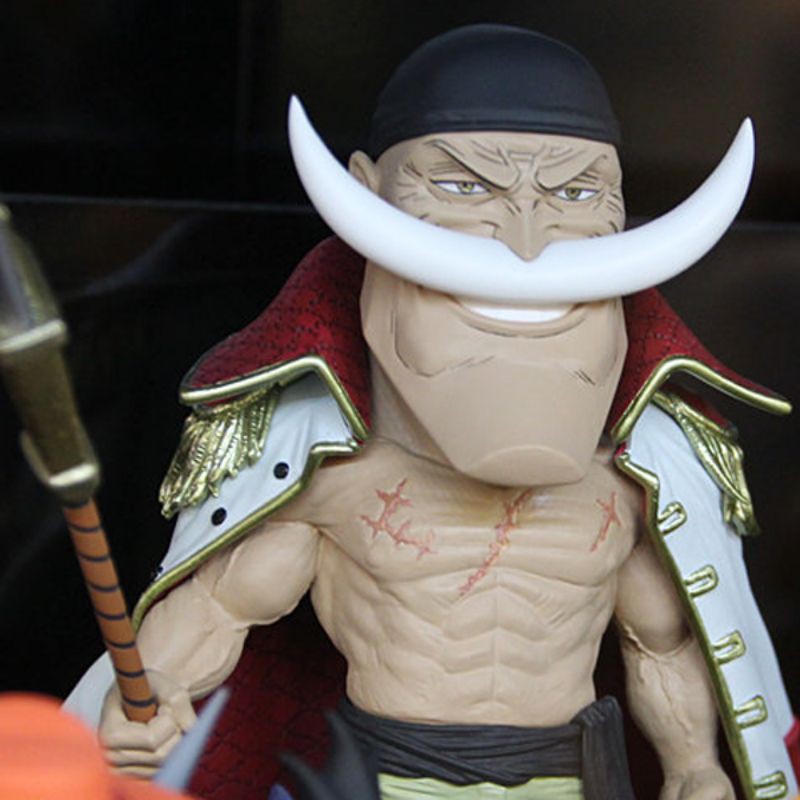 Mô hình One Piece Tứ Hoàng Bố già râu trắng WCF Mega chính hãng