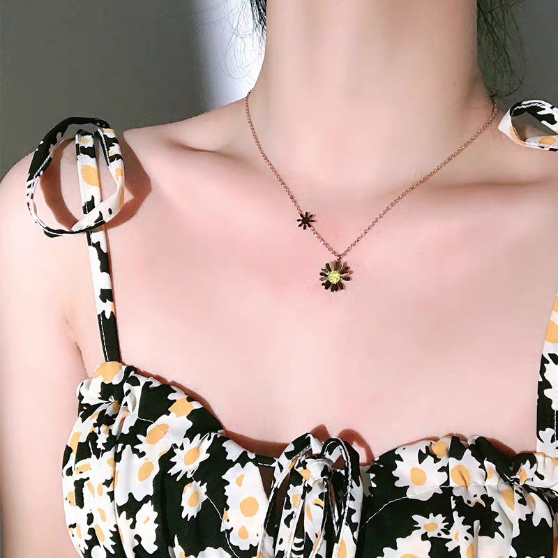 Dây Chuyền Thép Titan Mạ Vàng 18K Mặt Hình Hoa Cúc Phong Cách Hàn Quốc