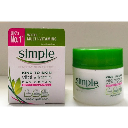 Kem Dưỡng Da Ban Ngày Simple Kind To Skin Vital Vitamin Day Cream SPF15 50ml Cho Da Nhạy Cảm