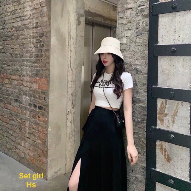 Set áo croptop chữ + chân váy xẻ H.SN765