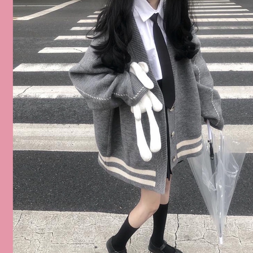 Áo Khoác Cardigan Len Cài Cúc Màu Xám Kẻ Trắng Oversize Năng Động Cá Tính A00105