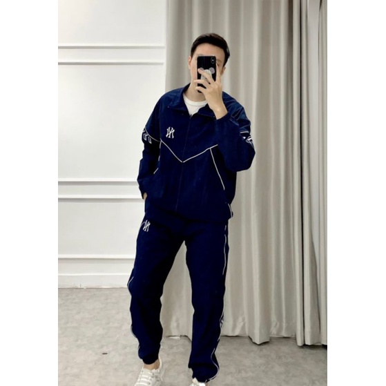 Bộ quần áo gió nam