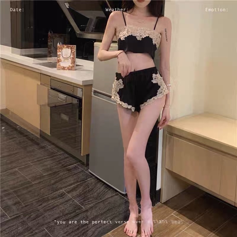 Bộ ngủ lụa thêu hoa áo croptop siêu sexy BN5