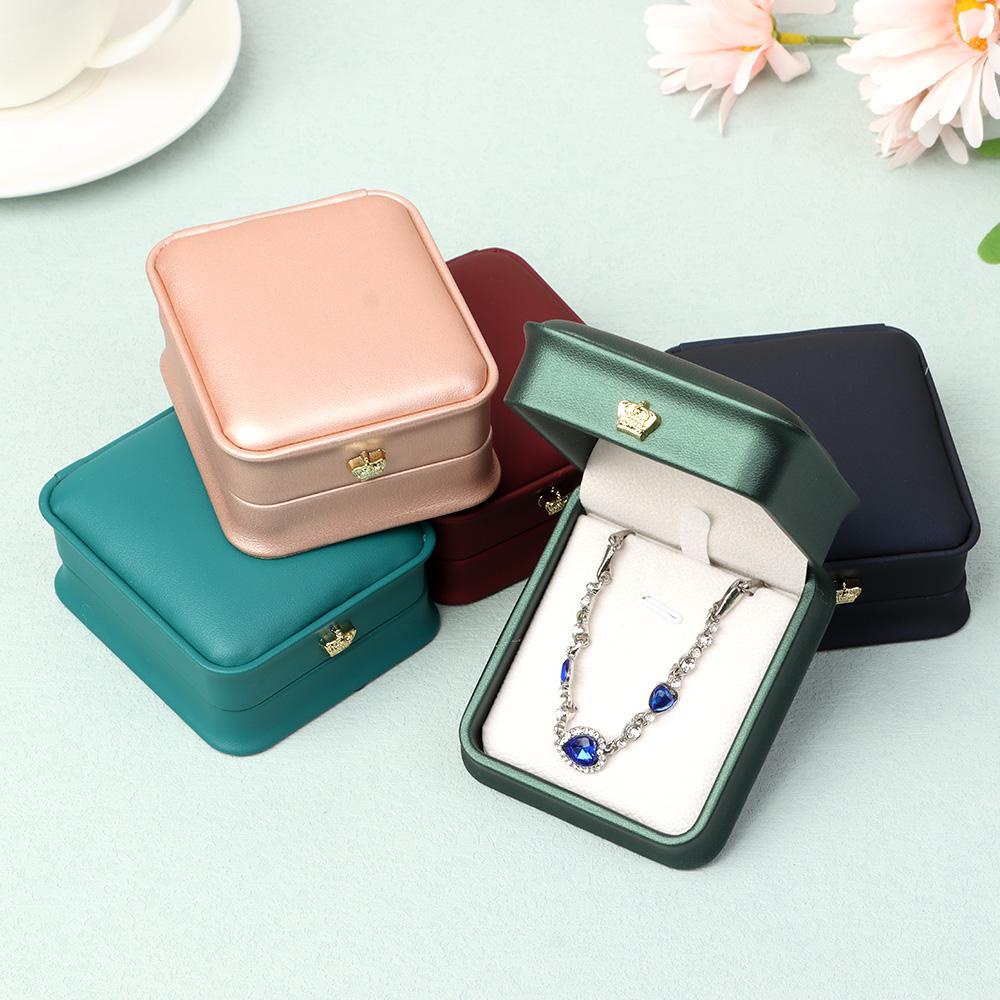 Hộp Đựng Nhẫn / Đồng Hồ Bằng Nhựa Phối Nhung Ốp