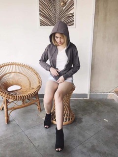 Áo khoác uni thần thánh