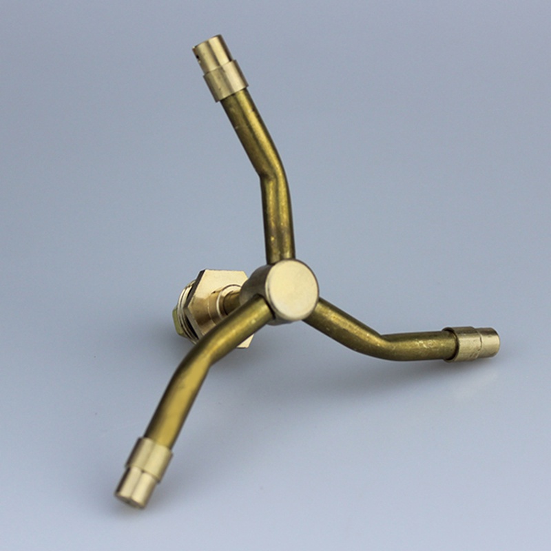 Vòi Phun Nước Tưới Vườn Có Thể Xoay Tiện Dụng