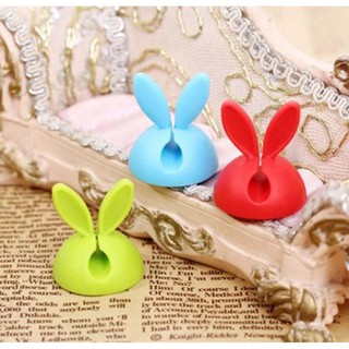 2 dụng cụ cố định dây điện hình thỏ