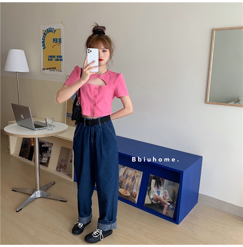 Áo croptop màu hồng trơn phong cách Hàn Quốc