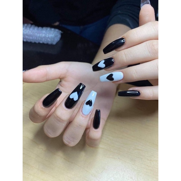Nail box thiết kế đen trắng cá tính