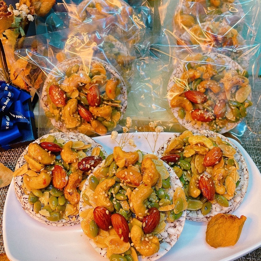 Bánh Gạo Lứt Siêu Hạt Dinh Dưỡng YOLO FOOD 500g-1kg Đồ ăn vặt ngon chất lượng bánh gạo lứt thơm bùi nguyên hạt ATVSTP