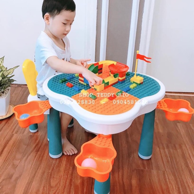 Bàn xếp hình lego