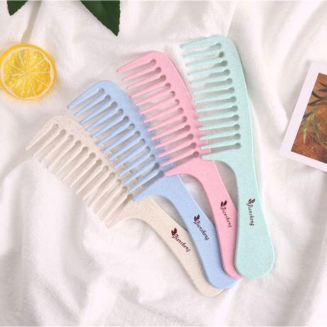 Lược Răng Thưa Giúp Nhẹ Nhàng Gỡ Rối Tóc Đủ Mẫu Plastic Comb 8816 VC (giao mẫu ngẫu nhiên)