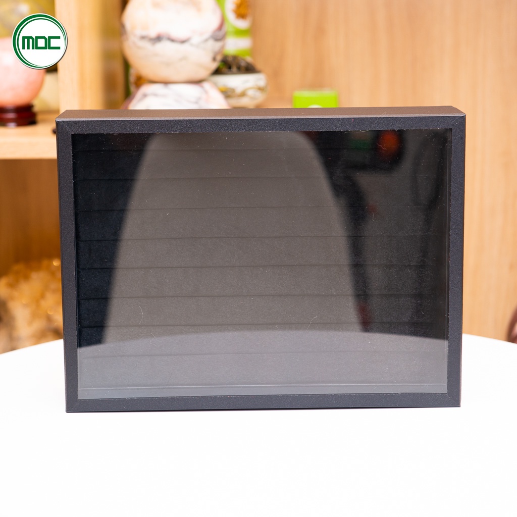 Hộp gỗ nhung nắp kính trưng bày vòng kiềng trưng bày nhẫn vòng simen màu đỏ màu trắng màu đen size 32 x 24 x 4,5 cm