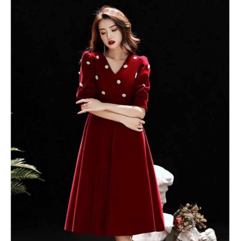 Váy xòe đính hoa trắng sang trọng cho chị em đi tiệc | BigBuy360 - bigbuy360.vn