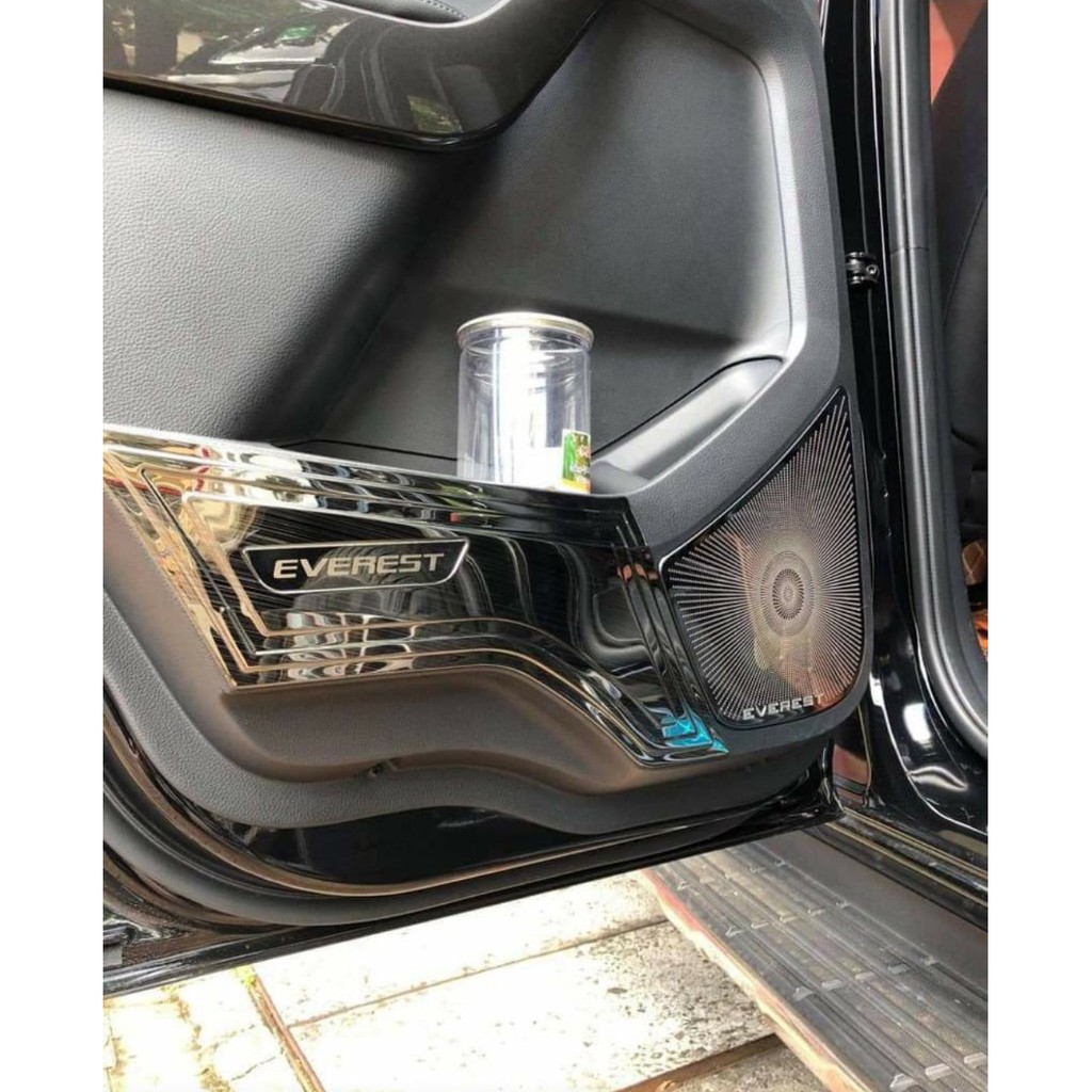 Ốp Tapli + màng loa xe Ford Everest 2019 2020 2021 tặng thêm keo dính
