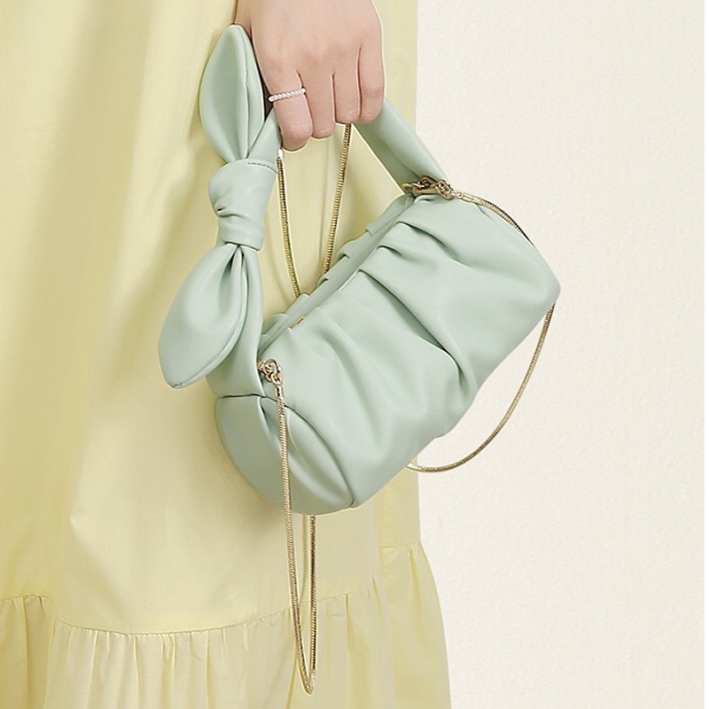 Túi đeo vai IELGY hình đám mây một bên vai phối dây xích dễ phối đồ cho nữ