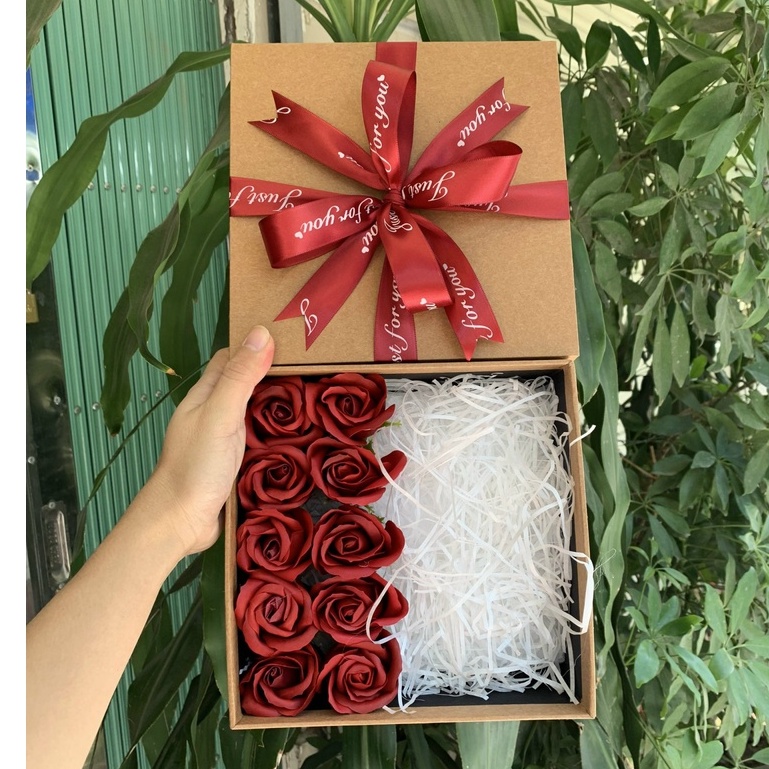 Hộp Nâu Hoa Sáp, Đựng Quà, Mỹ Phẩm Kích Thước 20-20-8