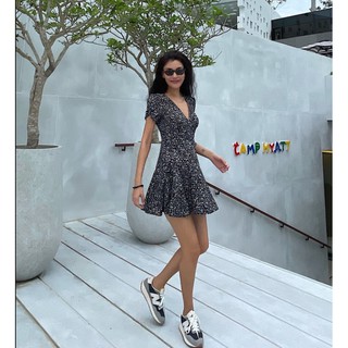 5 Màu Sắc Ngọt Ngào Tay Phồng Châu Âu Mỹ Đầm Ôm Ôm Hơn Nhìn Cổ Chữ V Ngực Đầm Gợi Cảm Phiên Bản Tốt Váy Ngắn Hoa Mùa Hè Váy Chữ A Tay Ngắn Đi Biển Váy Kỳ Nghỉ 