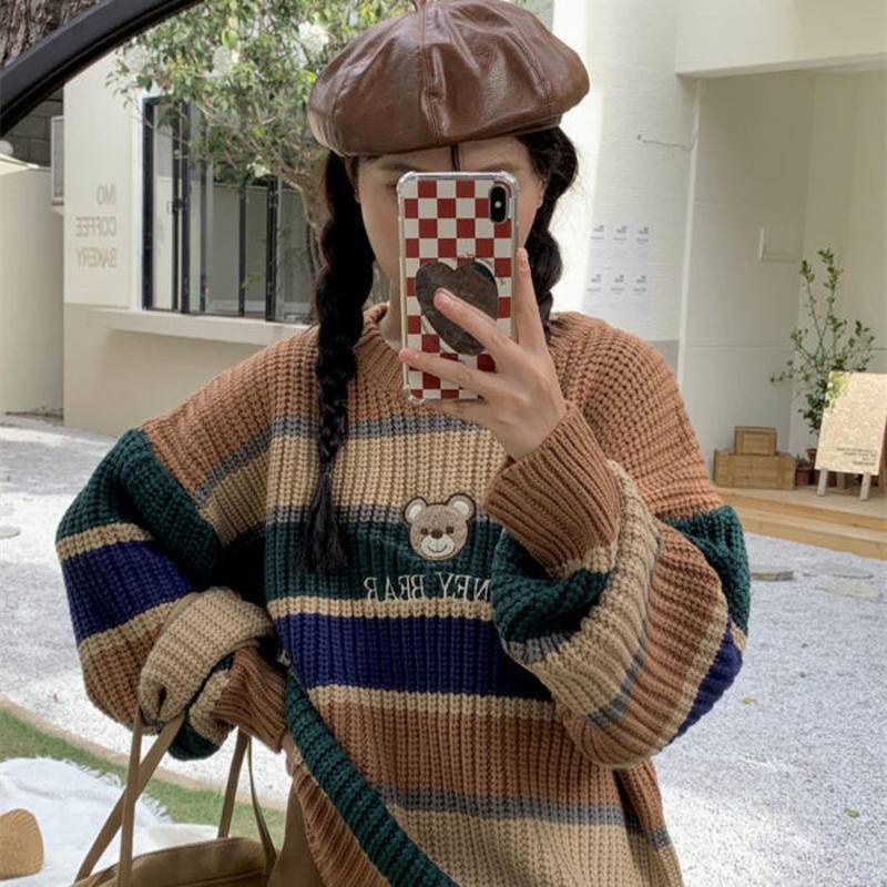 Áo Sweater Dệt Kim Cổ Tròn Họa Tiết Gấu Nâu Dễ Thương Cho Nữ