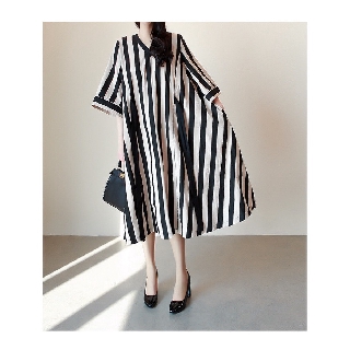 Đầm cổ V viền đen