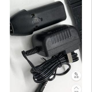 Bộ sạc, pin sạc, bộ lưỡi của tông đơ KD-683 và T01