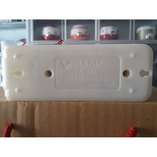 Ổ cắm 4 lỗ cắm Vinakip