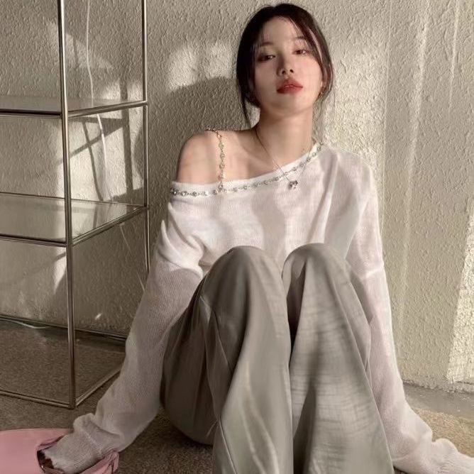 Sweet and Spice Girl shoulder-length blouse Women's Fashion Design A minority Spring and Autumn 2022 new style of pure lust, chic, high-grade foreign style