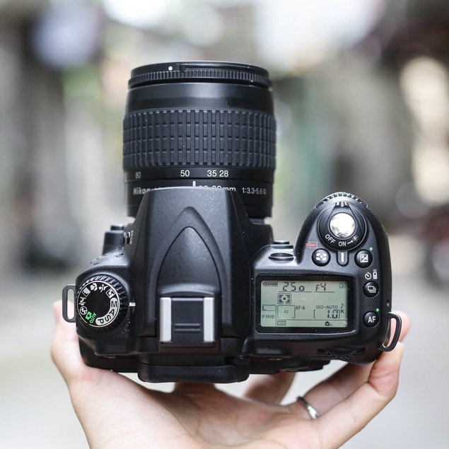 Bộ máy ảnh Nikon D90 kèm ống kính AF 28-80mm F3.3-5.6