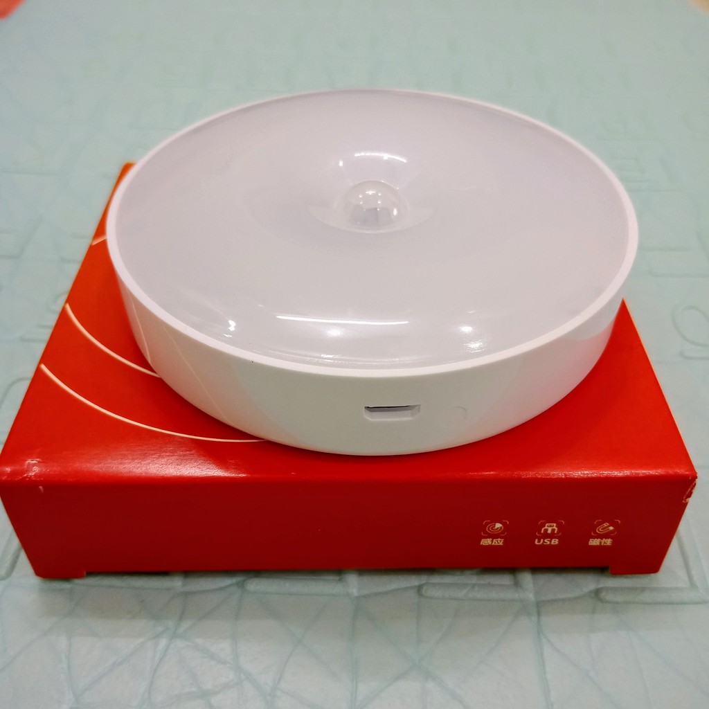 Đèn Led cảm ứng hồng ngoại  tự động chiếu sáng, Đènsạc ngõ Usb 5V, Đèn dán tường tiện dụng