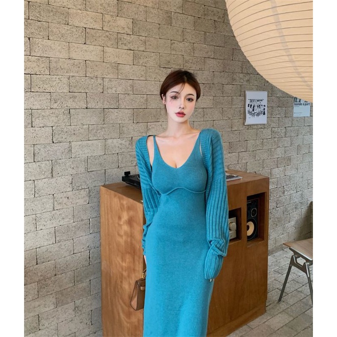 Đầm len ôm dáng dài + áo khoác len croptop gợi cảm