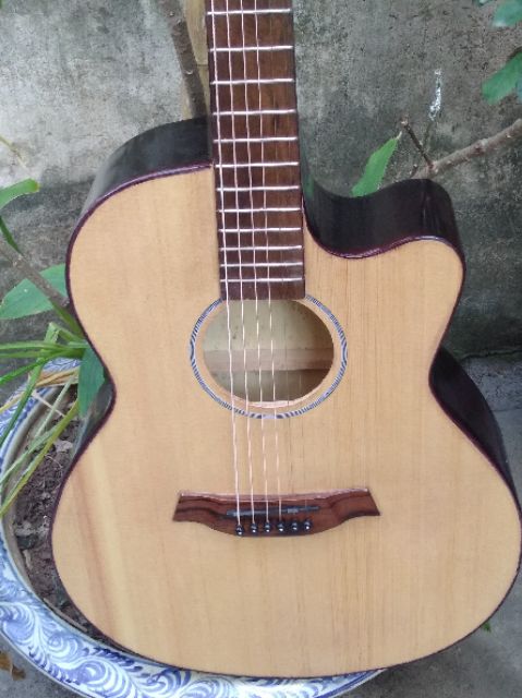 Đàn guitar Acoustic  AC75có ty. TẠI XƯỞNG