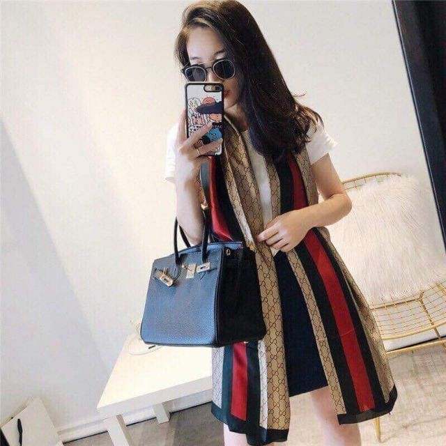 Khăn lụa cao cấp sang chảnh cho phái đẹp