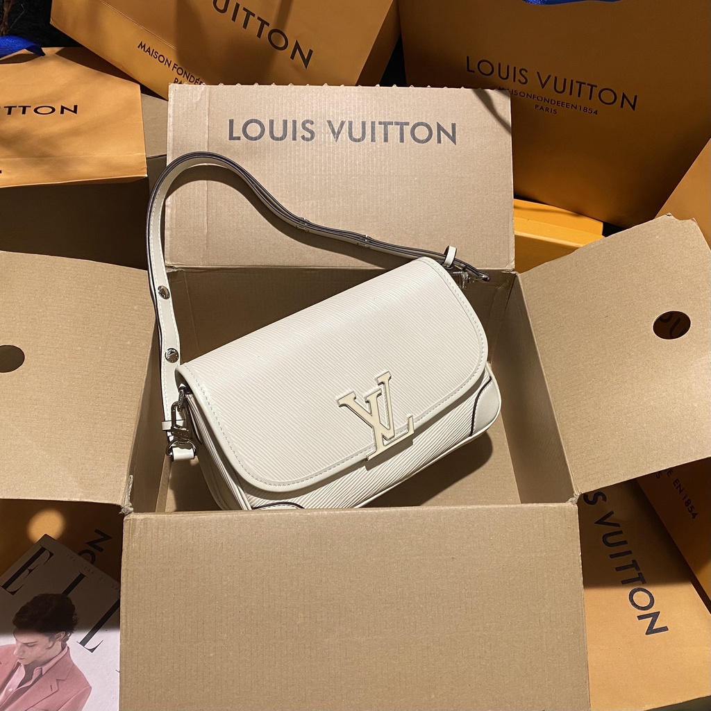 Túi Xách Thời Trang👜👜LV BUCI 2022 SPSL Màu Trắng SIZE : 25 X 15 CM