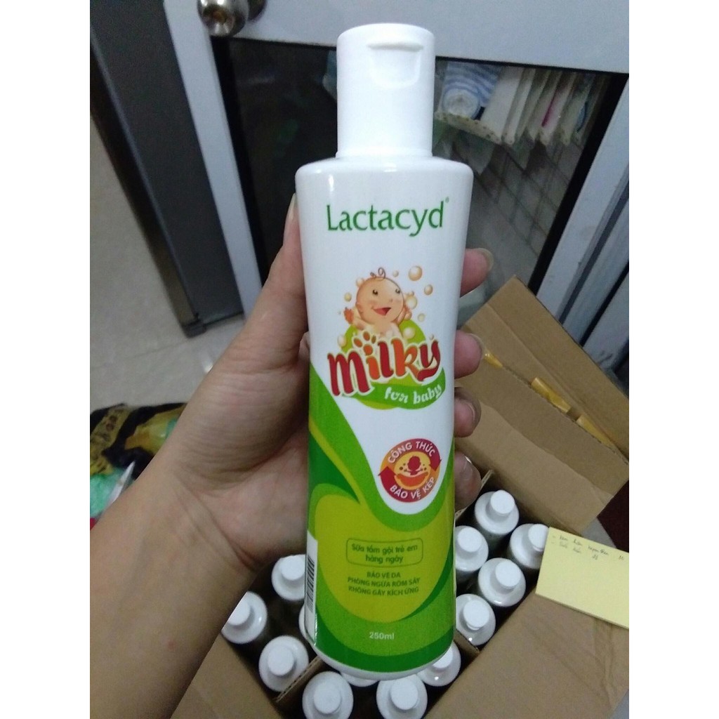 [CHÍNH HÃNG] Sữa tắm gội ngừa rôm sảy cho bé Lactacyd Milky 250ml - 500ml