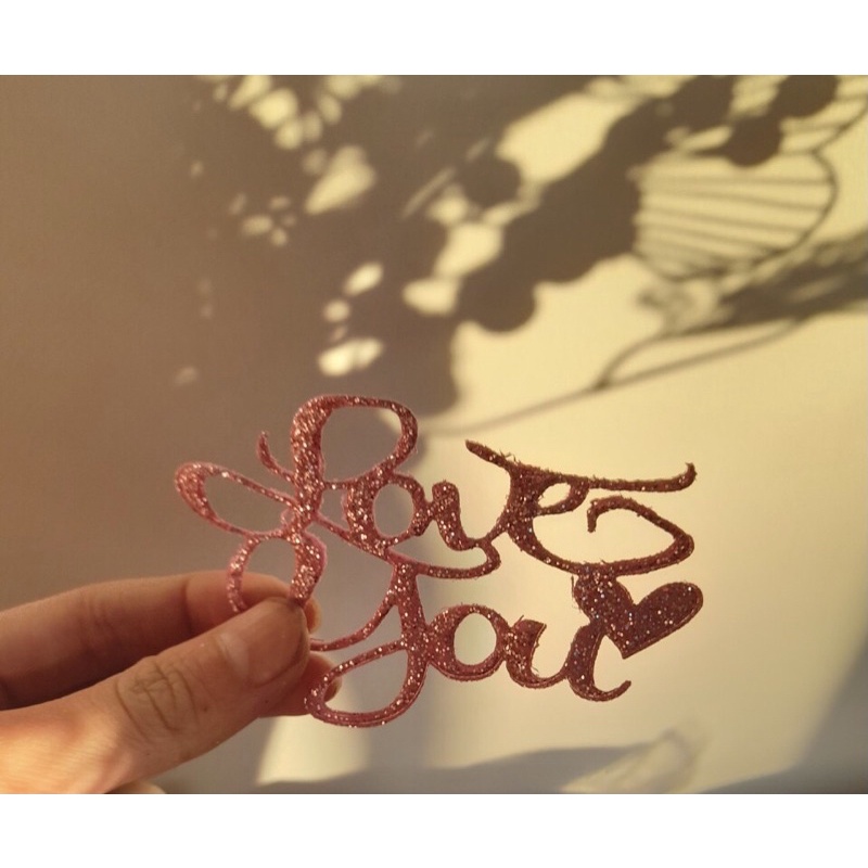 Chữ love you bằng xốp kim tuyến