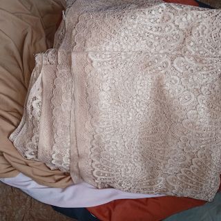 Thanh lý vải ren cân đẹp