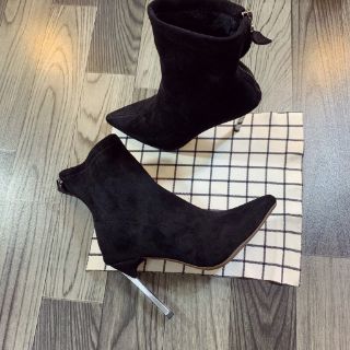 Bốt lửng cao gót sang chảnh