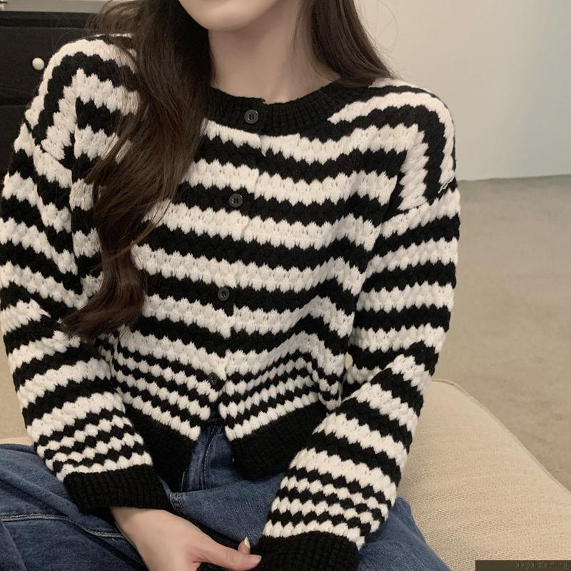 Áo khoác cardigan dệt kim tay dài thiết kế dáng rộng thoải mái