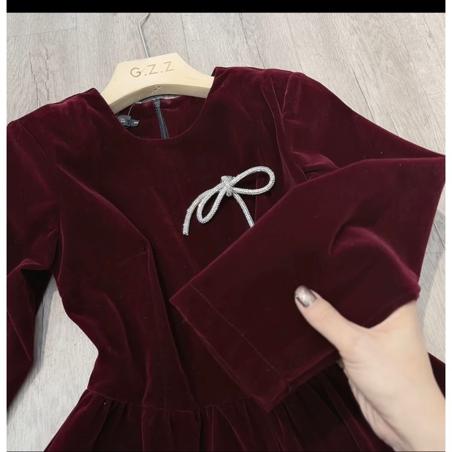 Đầm Nhung Đỏ, Váy Nhung Cổ Tròn Tay Dài Hàng Cao Cấp Thời Trang Thu Đông Sang Trọng Cho Phái Nữ. | BigBuy360 - bigbuy360.vn