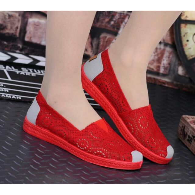 Giày slip on ren 100k