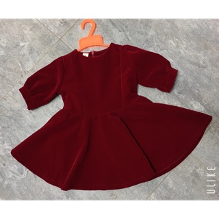 Váy nhung đỏ bé gái
