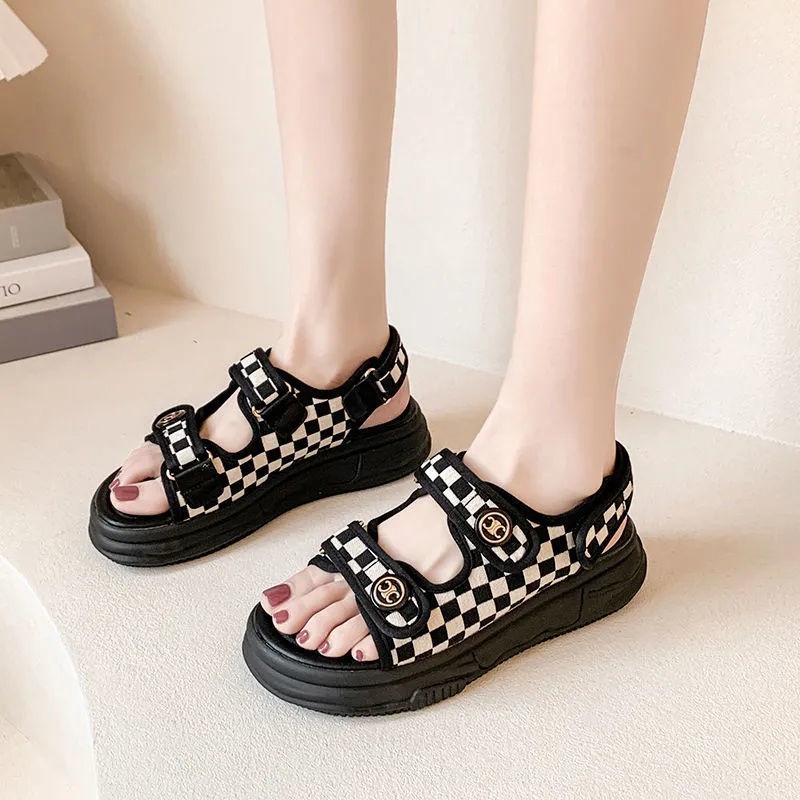 Sandal Đế Xuồng Thiết Kế Mới Thời Trang Dành Cho Mùa Hè