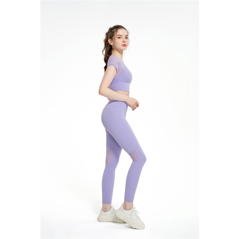 Bộ đồ thể thao Hoppe Fumeng với áo thun tay ngắn có mút ngực và quần legging cạp cao thời trang