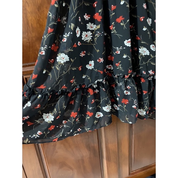 Đầm đen hoa nhí size M used