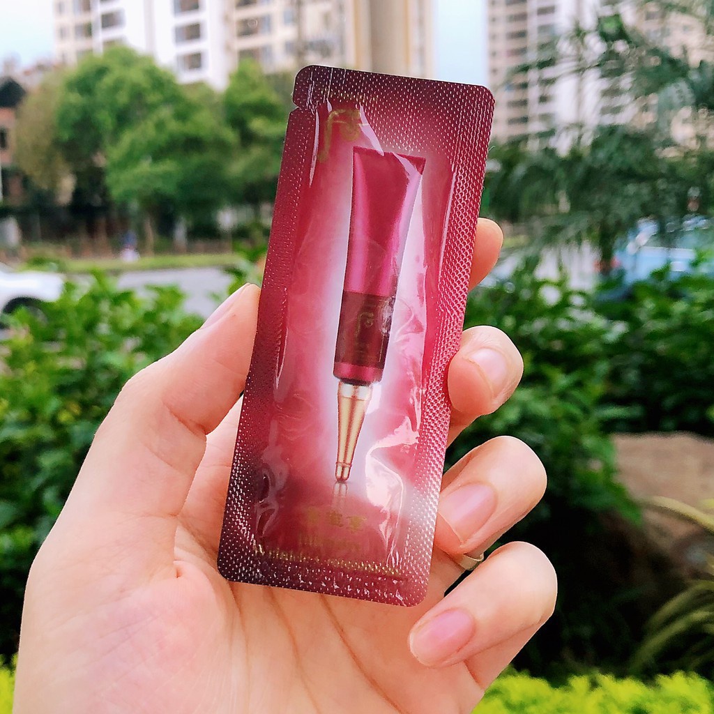 Gói kem chống nhăn khóe mắt whoo đỏ Intensive Wrinkle Concentrate 1ml